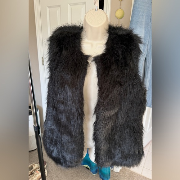 peace love california Jackets & Blazers - Black Faux Fur Vest